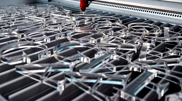 Laser Cutting Akrilik untuk Interior Modern yang Elegan